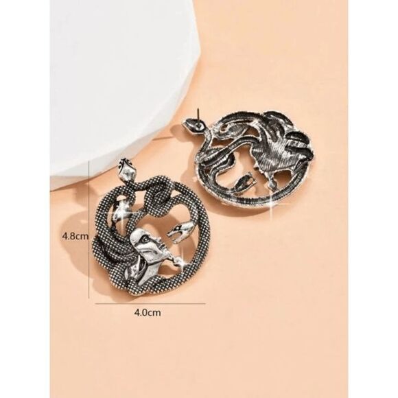 GUN BLACK MEDUSA GOTHIC GYPSY EARRINGS - Picture 3 of 3